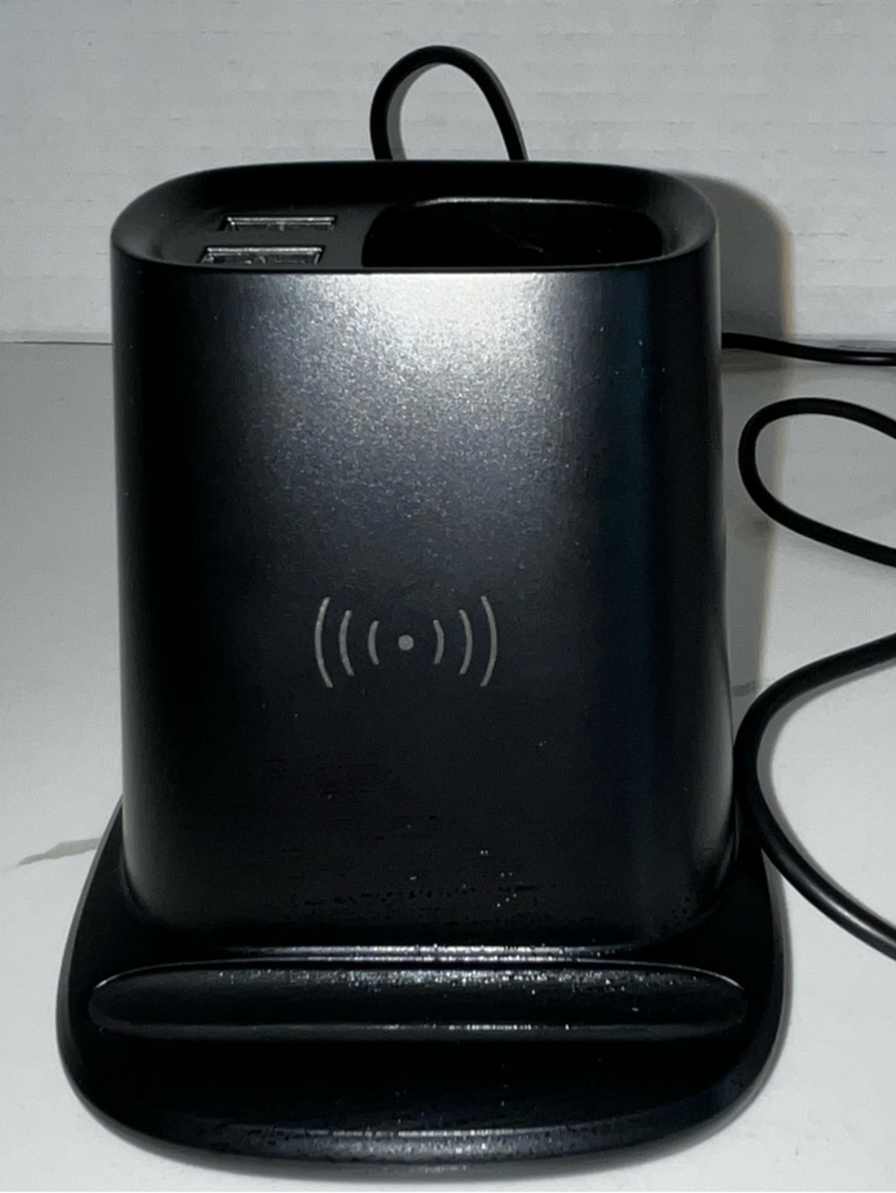 Dell Intel Technologies: Wireless Charger w/ 2 USB Plugs & Pen Holder